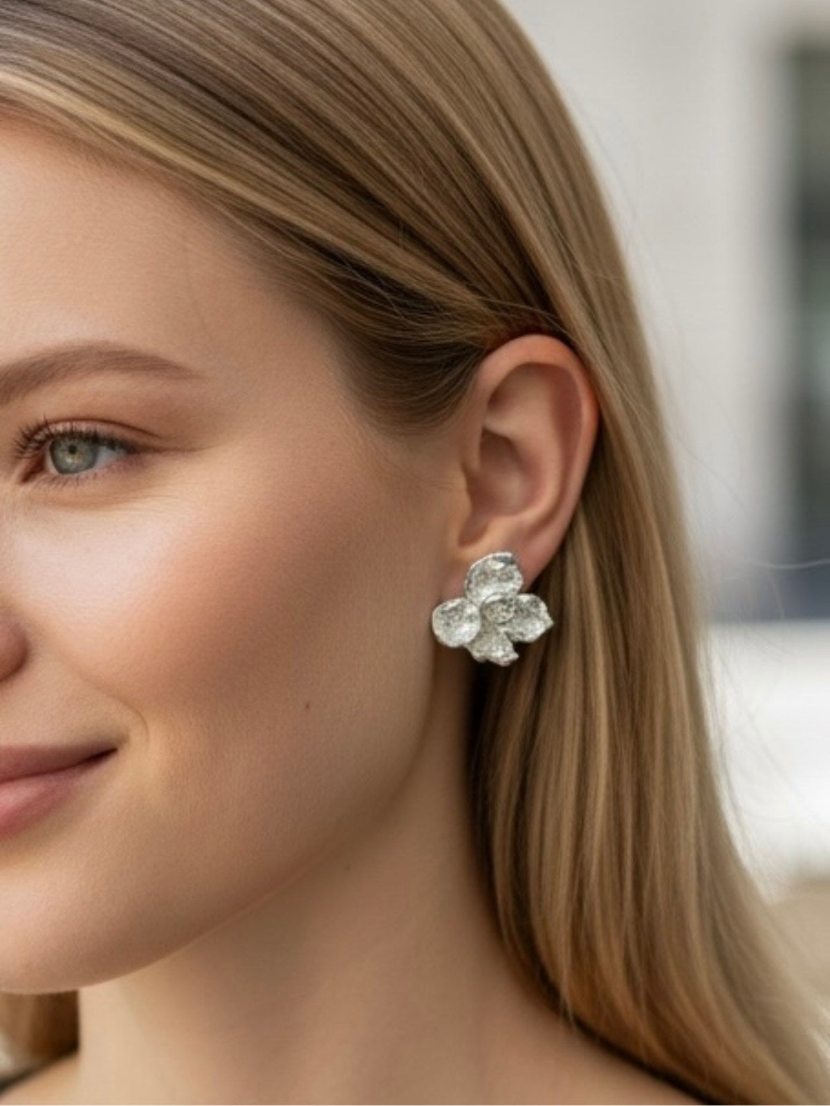 artisan_flower_stud_earrings_silver_jewellery