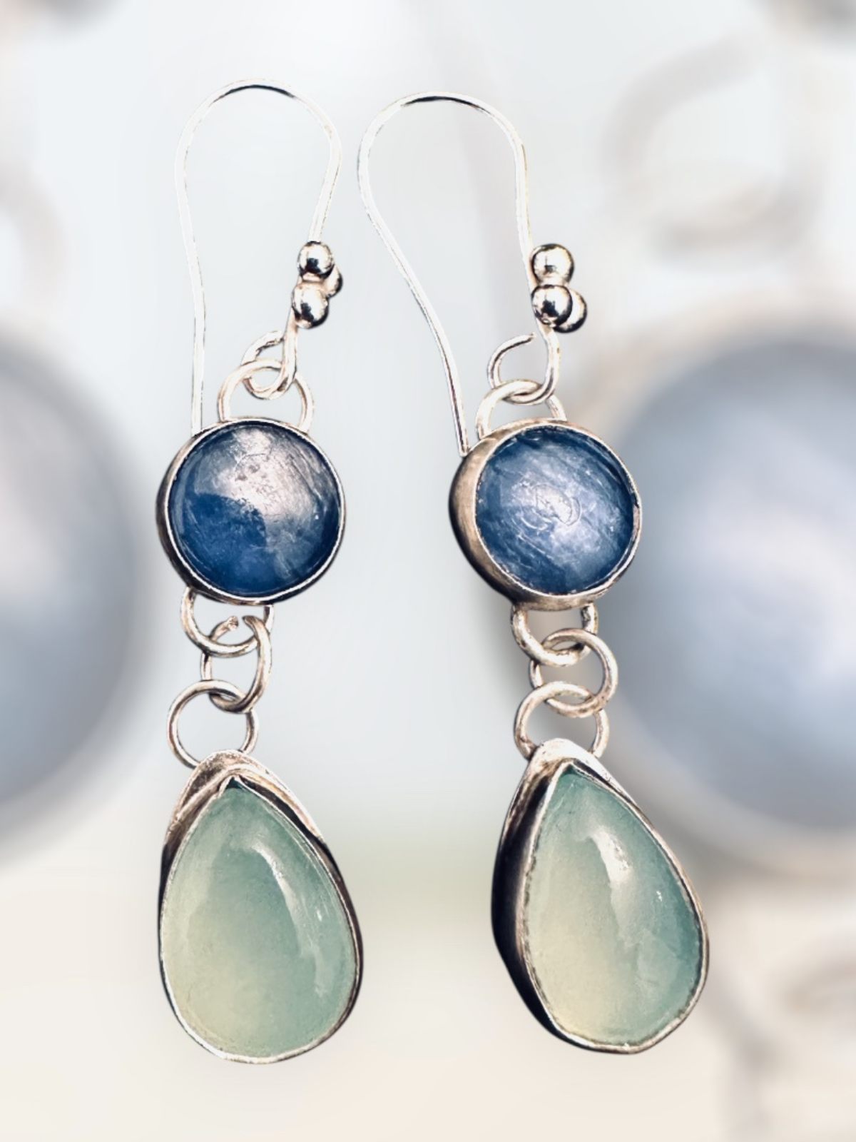 kyanite_chalcedony_gemstone_earrings_silver