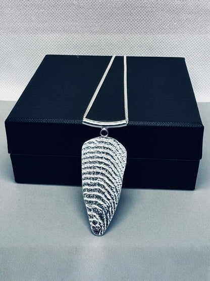 artisan_textured_pendant_silver_jewellery