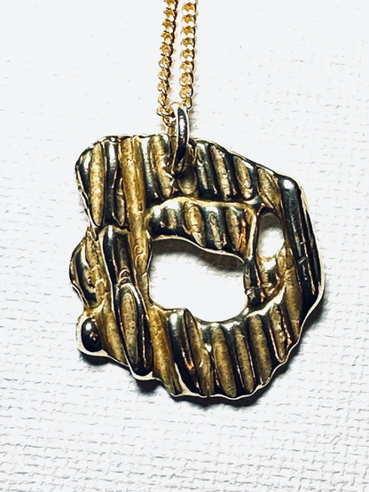 artisan_bronze_pendant_necklace_gold_plated_jewellery