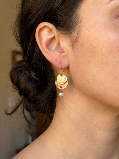 artisan_disc_dangle_earrings_copper_brass_pearl