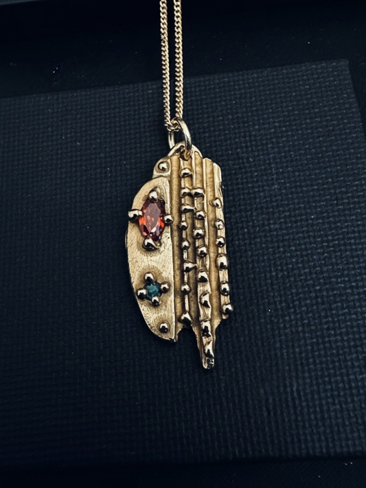 bronze_pendant_zirconia_gold_plated_chain_necklace
