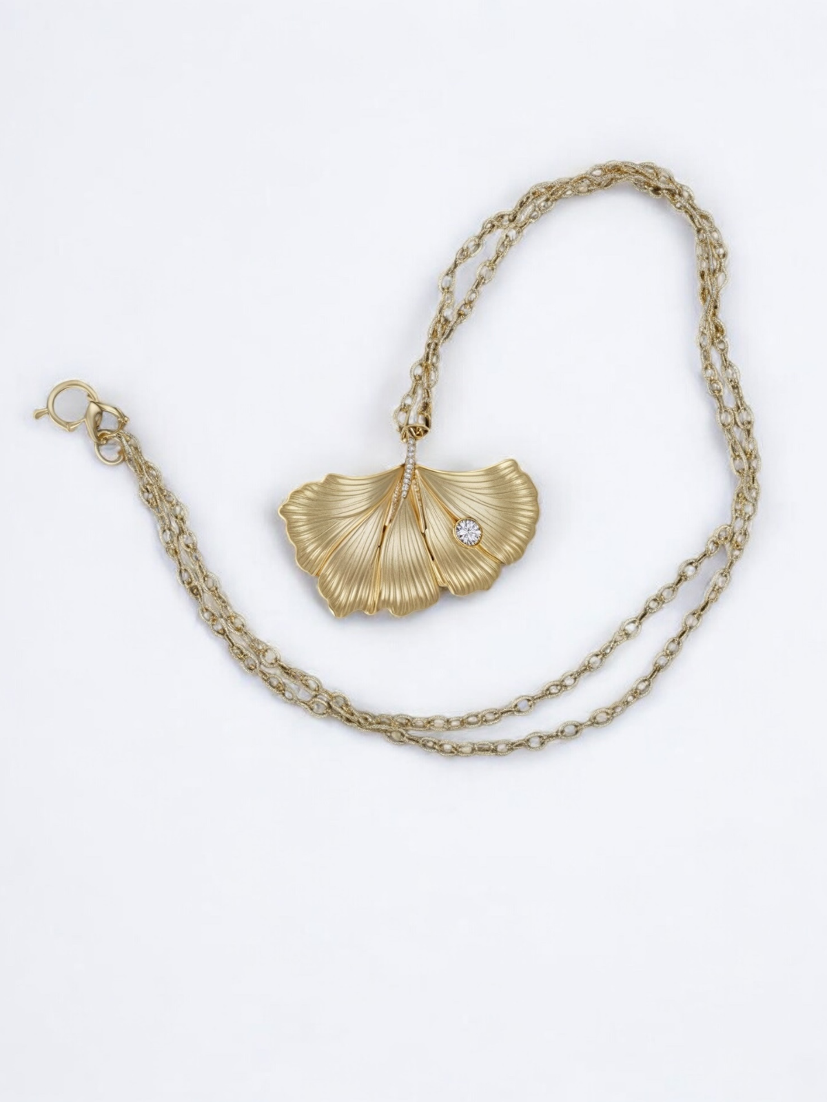 ginkgo_leaf_bronze_pendant_handcrafted_design