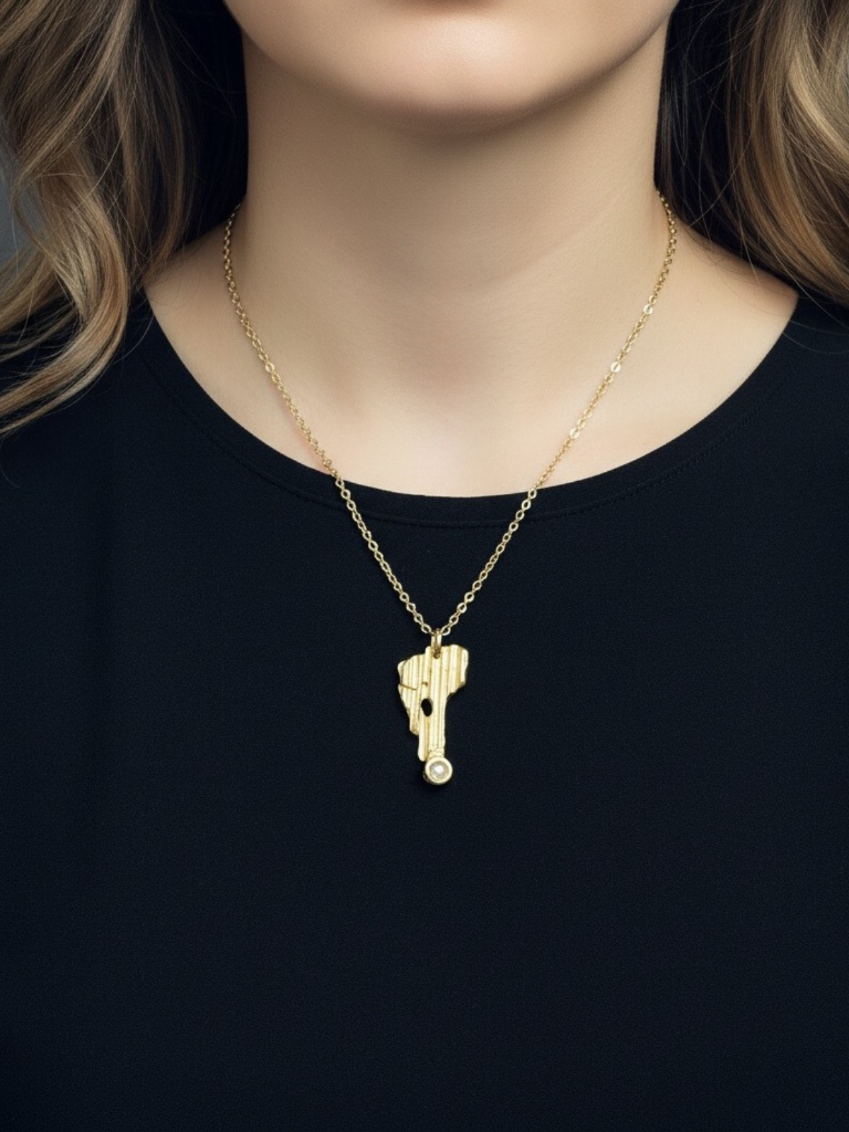 handcrafted_bronze_pendant_gold_plated_chain_jewellery