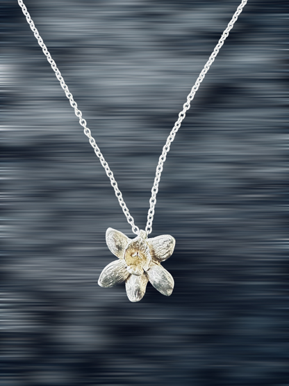 handcrafted_orchard_pendant_fine_silver_necklace