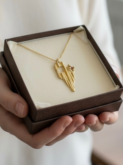 red_zirconia_bronze_pendant_necklace_gold_plated_chain