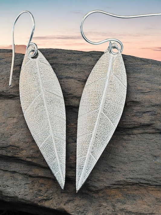 textured_leaf_earrings_fine_silver_handmade_jewellery